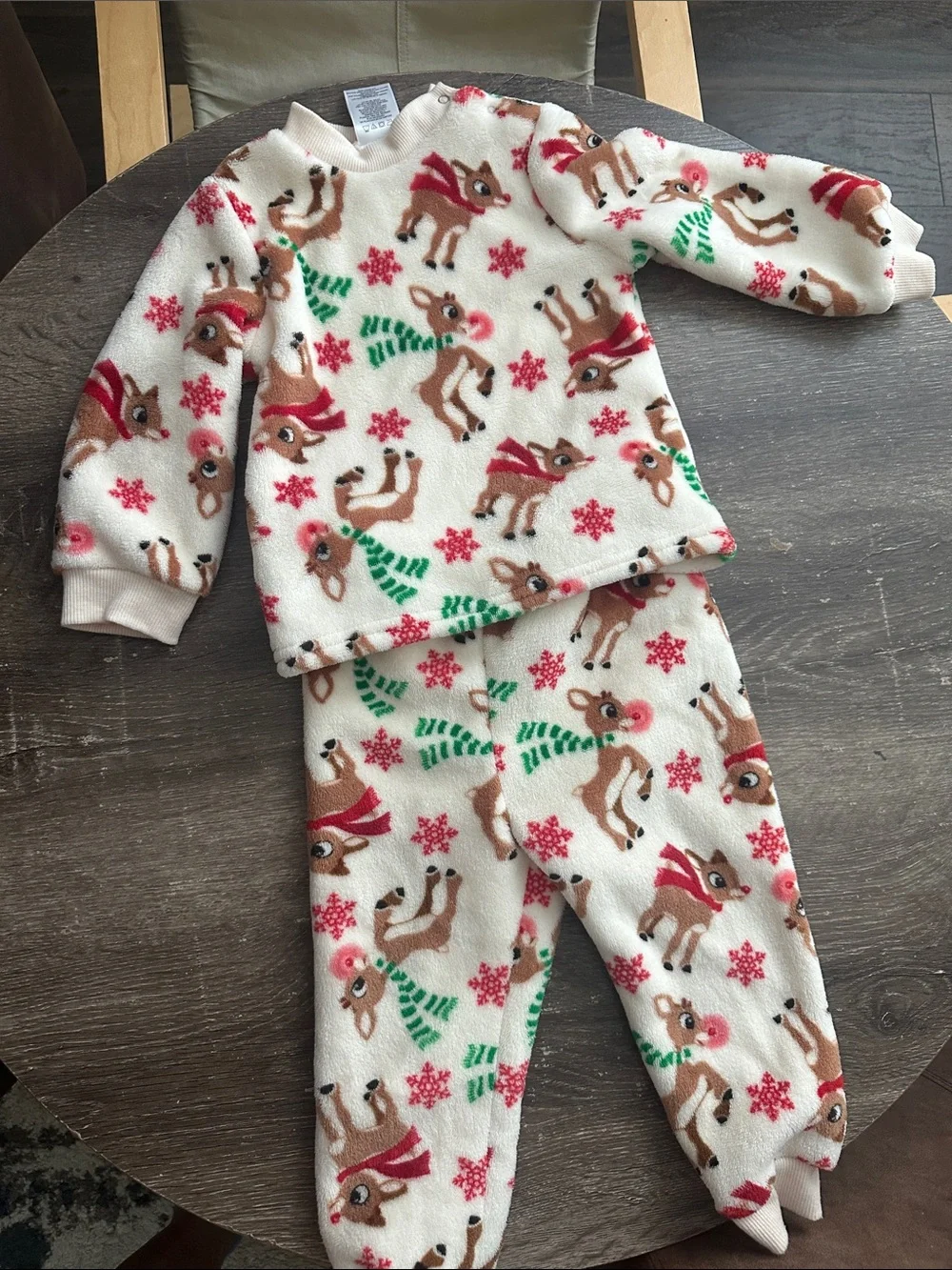 Kids Cream Reindeer Fleece Pajama Set - Cozy Holiday Sleepwear